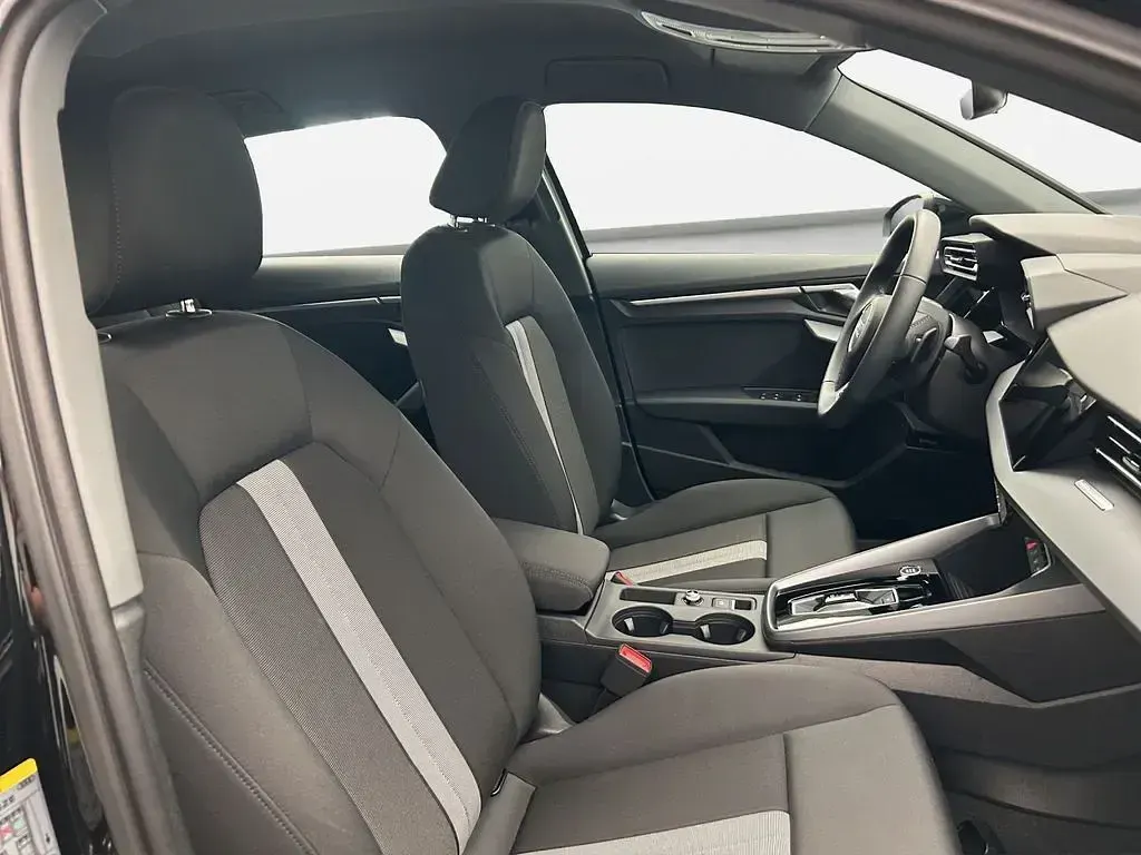 Gebraucht Audi A3 Advanced 150 PS (110 kW) 2025 Mythosschwarz metallic Limousine