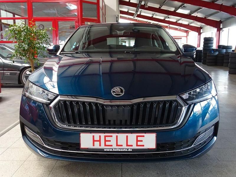 Gebraucht Skoda Octavia Style 150 PS (110 kW) 2020 Lavablau metallic (metallic) Limousine