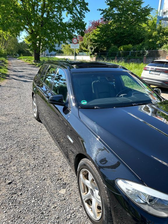 Schwarz Gebraucht 2012 BMW 530 Kombi | 7.400 € (Fairer Preis) - Bild 1/4