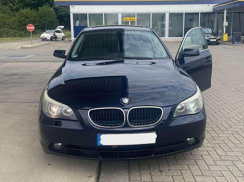 Blau Gebraucht 2004 BMW 520 Limousine | 5.500 € (Teuer) - Bild 1/4