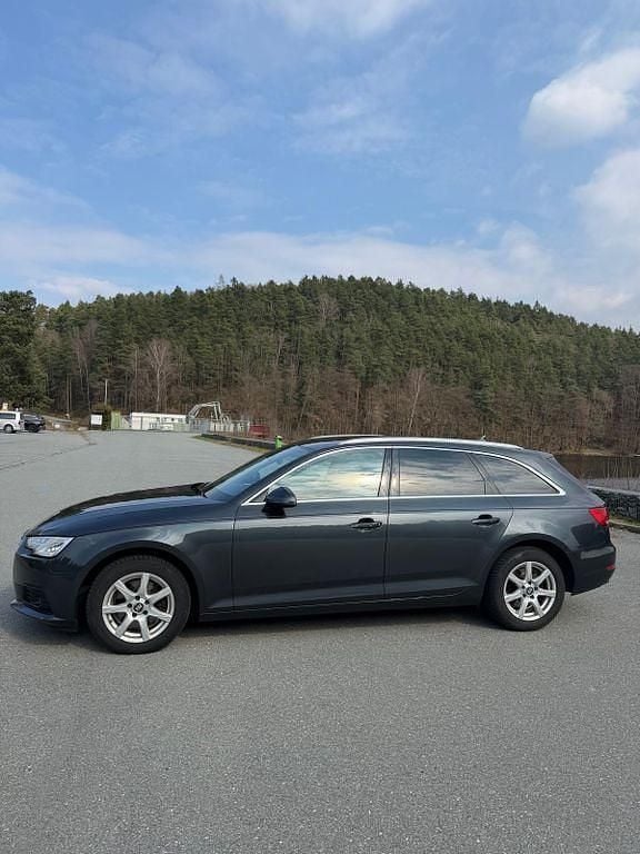 Gebraucht Audi A4 150 PS (110 kW) 2017 Grau Kombi