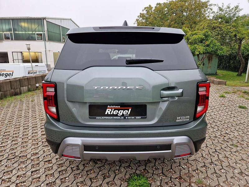 Neu KGM Torres 204 PS (150 kW) 2026 Forest green SUV