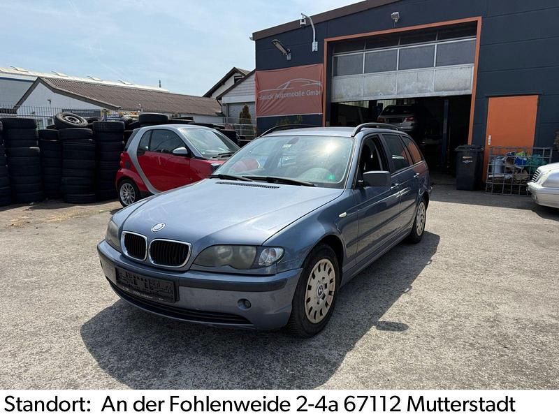 Blau Gebraucht 2003 BMW 318 Sport Line Kombi | 1.350 € (Fairer Preis) - Bild 1/4