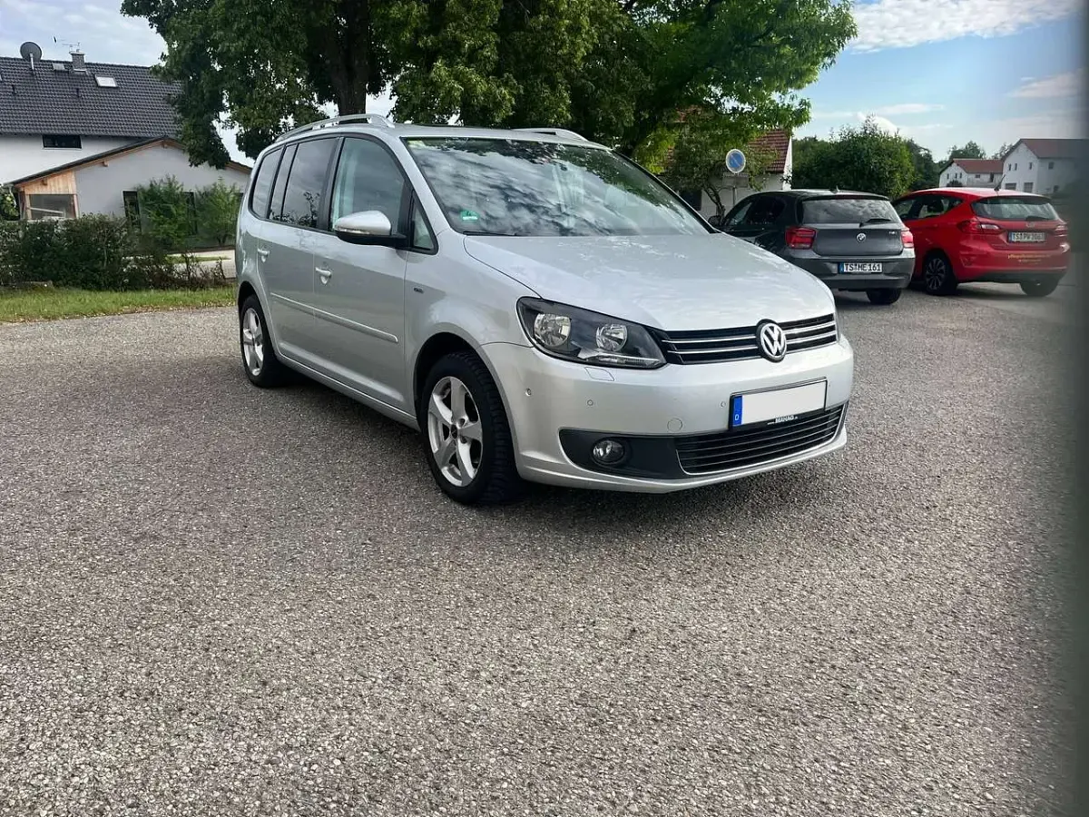 Gebraucht VW Touran Life 105 PS (77 kW) 2013 Silber Van / Kleinbus
