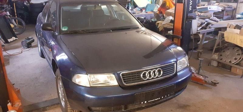 Gebraucht Audi A4 101 PS (74 kW) 1995 Blau Limousine