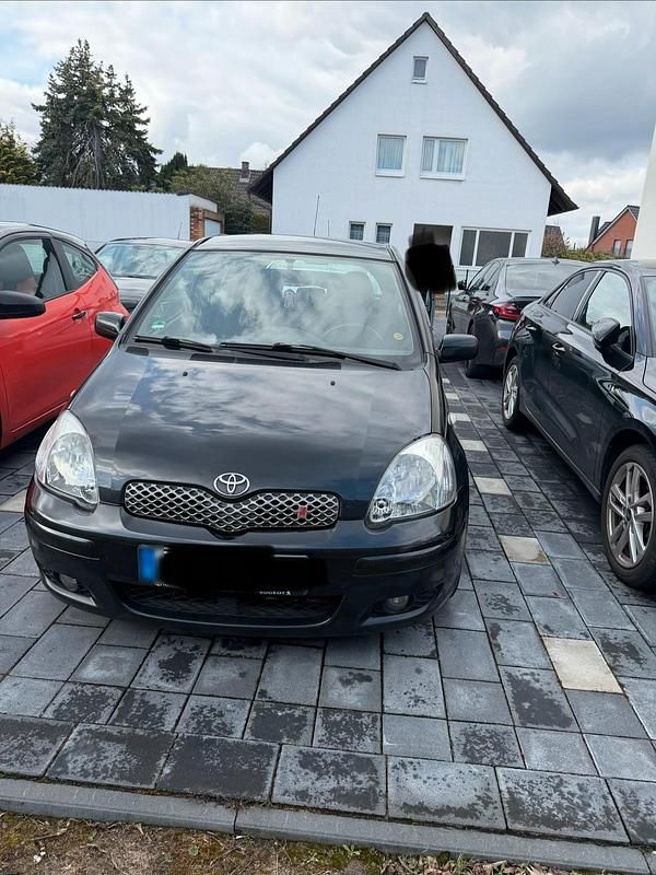 Gebraucht Toyota Yaris 87 PS (63 kW) 2001 Schwarz Kleinwagen