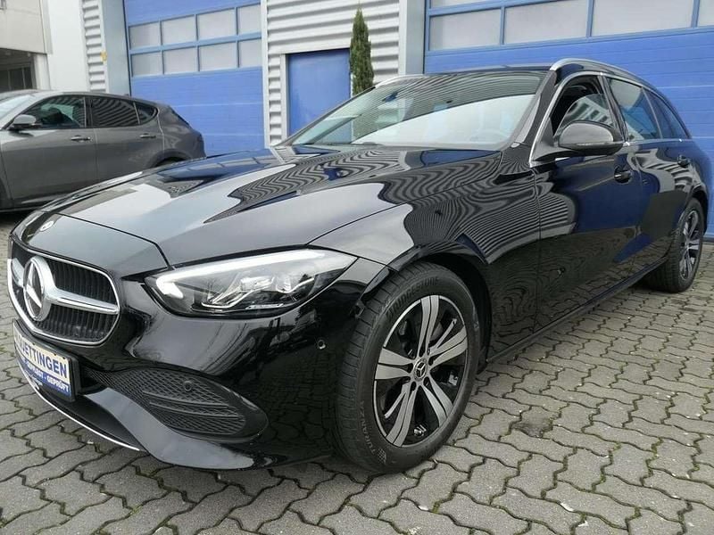 Schwarz Gebraucht 2022 Mercedes C200 Avantgarde Kombi | 24.950 € (Superpreis) - Bild 1/4