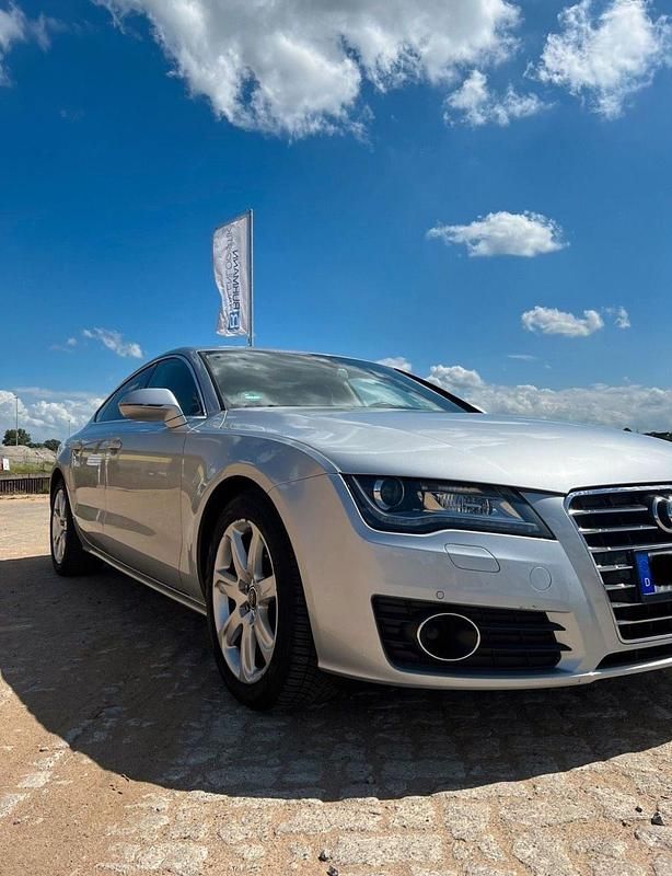 Grau Gebraucht 2013 Audi A7 Limousine | 13.500 € (Superpreis) - Bild 1/4