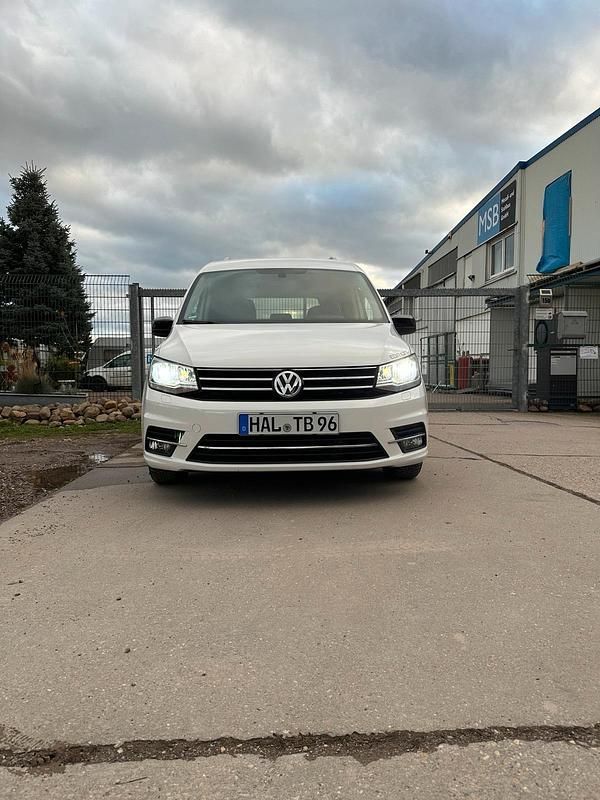 Weiß Gebraucht 2016 VW Caddy Edition Van / Kleinbus | 15.500 € (Etwas zu teuer) - Bild 1/4