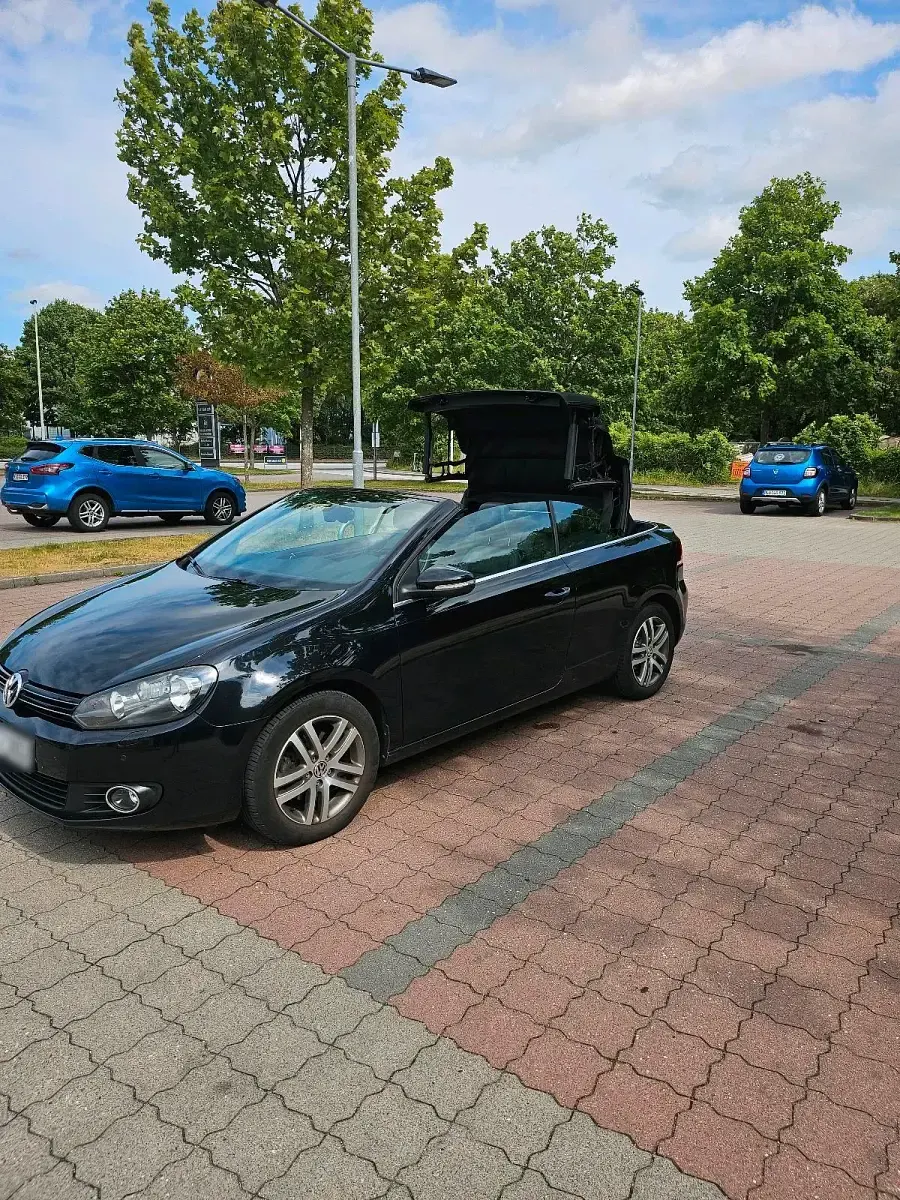 Gebraucht VW Golf 105 PS (77 kW) 2011 Schwarz Cabrio