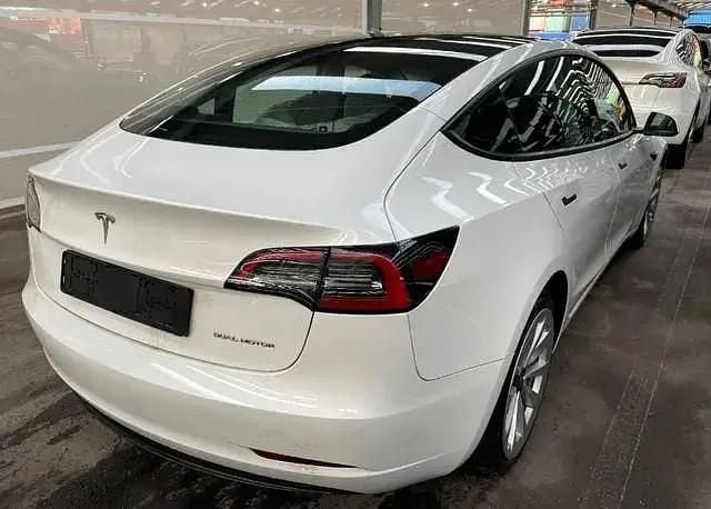 Second-hand Tesla Model 3 366 kW (498 CP) 2023 Alb Berlinǎ