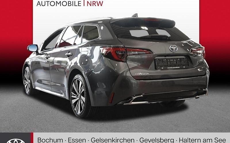 Neu Toyota Corolla 180 PS (132 kW) 2026 Grau Kombi