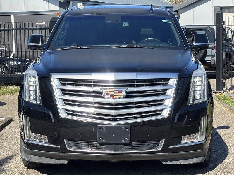 Gebraucht Cadillac Escalade 426 PS (313 kW) 2016 Schwarz SUV