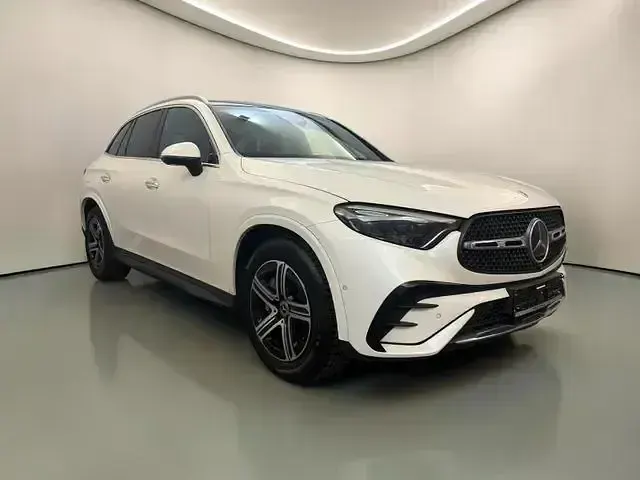 Gebraucht Mercedes GLC220 AMG 197 PS (144 kW) 2023 Weiß SUV
