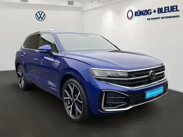 Gebraucht VW Touareg R-line 286 PS (210 kW) 2025 Lapiz blue metallic SUV