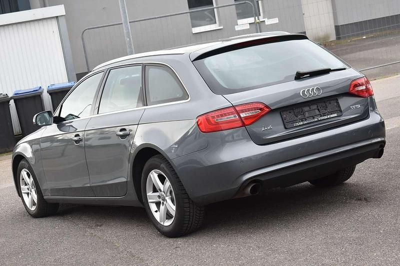 Używany Audi A4 Ambiente 170 KM (125 kW) 2012 Szary Kombi