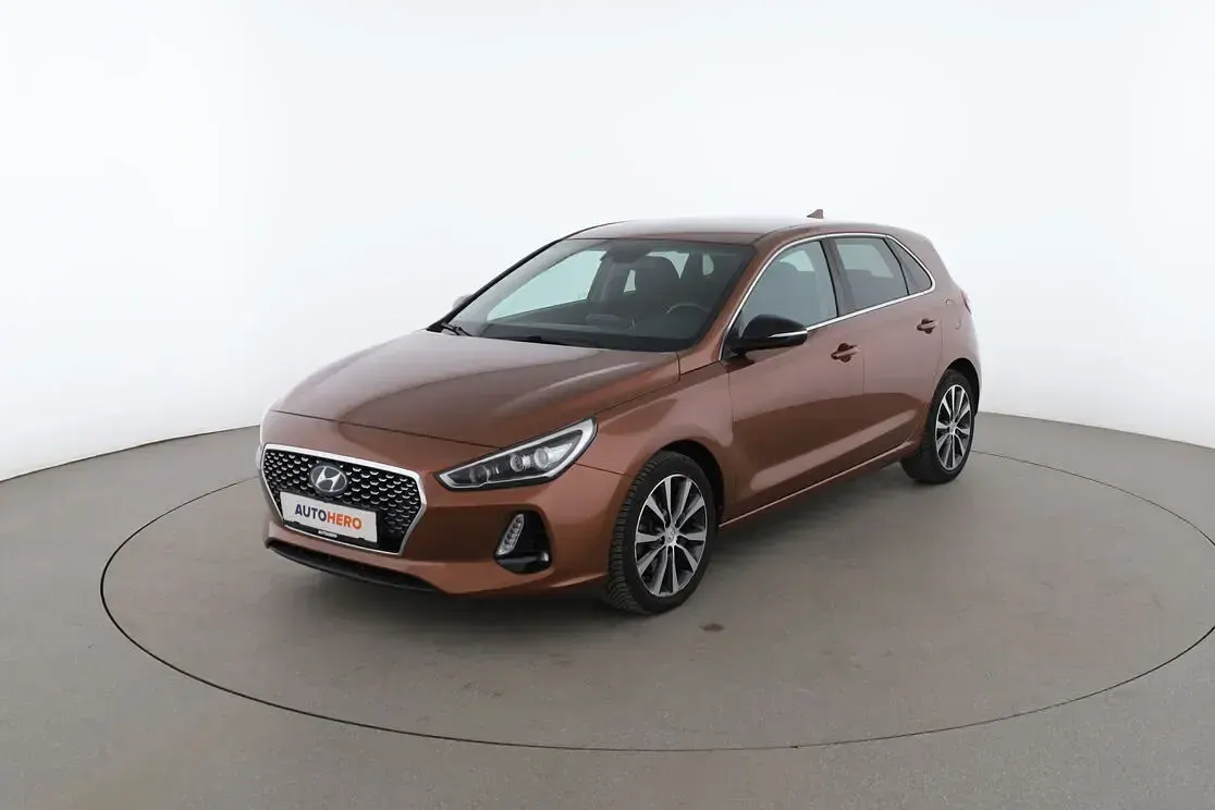 Gebraucht Hyundai i30 Intro Edition 120 PS (88 kW) 2017 Limousine