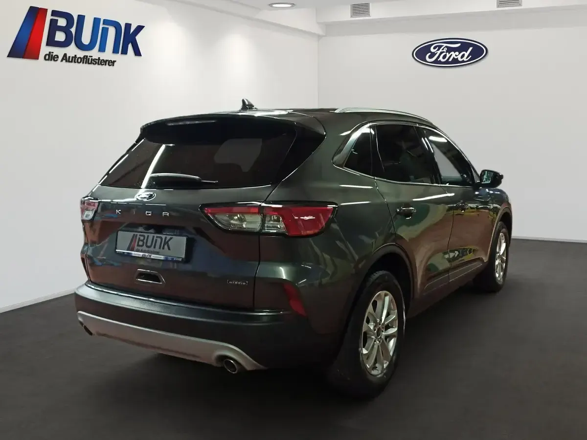 Gebraucht Ford Kuga Titanium 225 PS (165 kW) 2022 Grau SUV