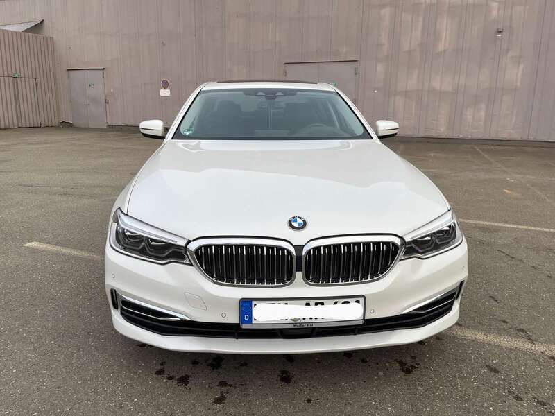Weiß Gebraucht 2018 BMW 530 Luxury Line Limousine | 28.000 € (Guter Preis) - Bild 1/4