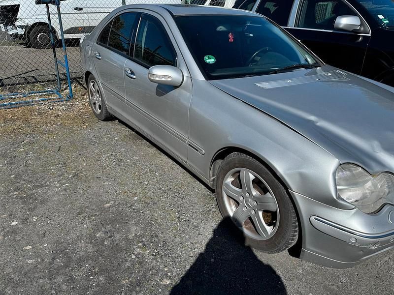 Gebraucht Mercedes C320 218 PS (160 kW) 2001 Silber Limousine