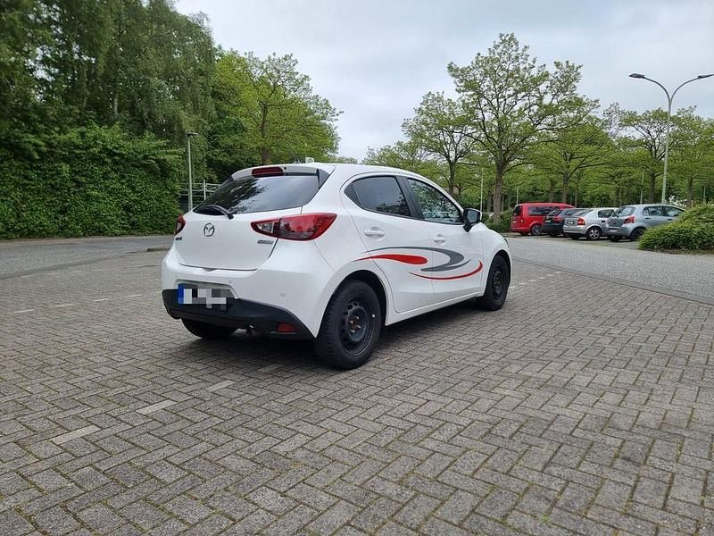 Gebraucht Mazda 2 Nakama 90 PS (66 kW) 2016 Weiß Limousine