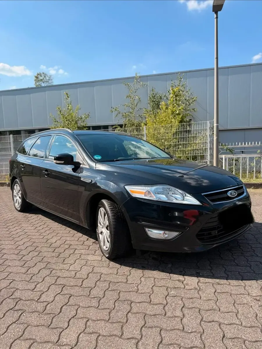 Gebraucht Ford Mondeo 140 PS (102 kW) 2012 Schwarz Kombi