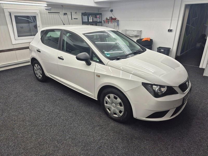 Weiß Gebraucht 2015 Seat Ibiza I-Tech Kleinwagen | 4.490 € (Guter Preis) - Bild 1/4