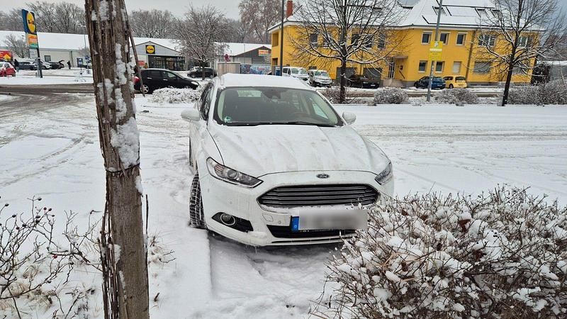 Gebraucht Ford Mondeo Business Edition 150 PS (110 kW) 2018 Weiß Kombi