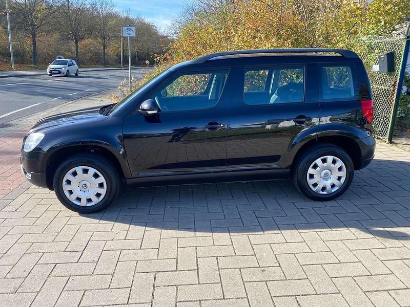 Gebraucht Skoda Yeti 105 PS (77 kW) 2012 Schwarzmagic perleffekt SUV