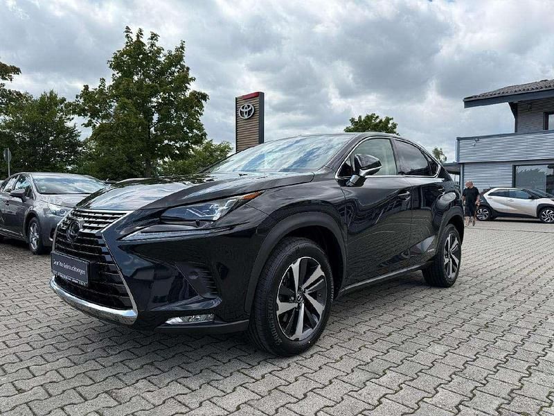 Graphite black Gebraucht 2020 Lexus NX300h E-FOUR SUV | 36.990 € (Etwas zu teuer) - Bild 1/4