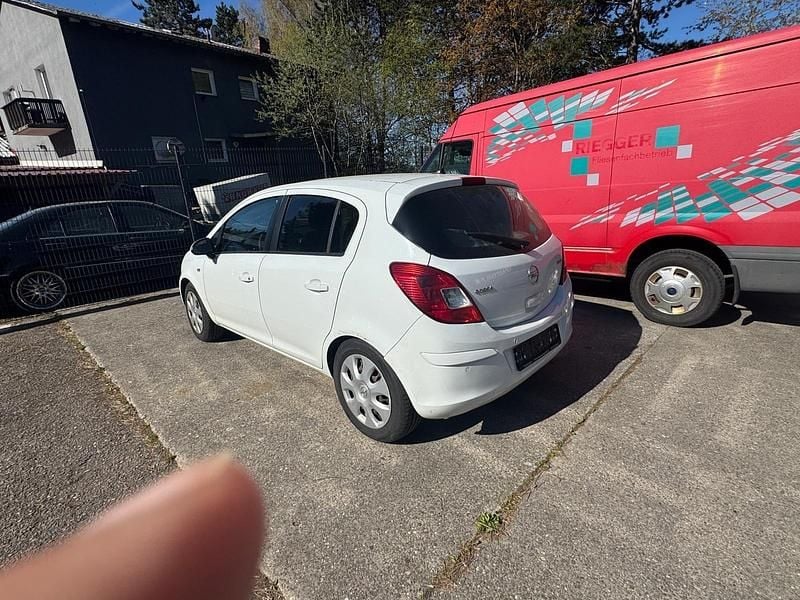 Second-hand Opel Corsa 70 CP (51 kW) 2013 Alb Hatchback