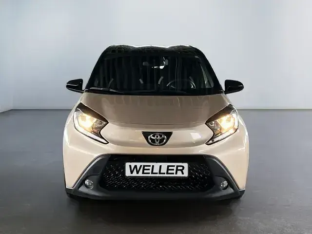 Gebraucht Toyota Aygo X Pulse 72 PS (52 kW) 2022 Beige SUV