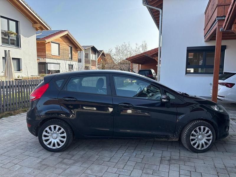 Gebraucht Ford Fiesta 69 PS (50 kW) 2012 Schwarz Kleinwagen