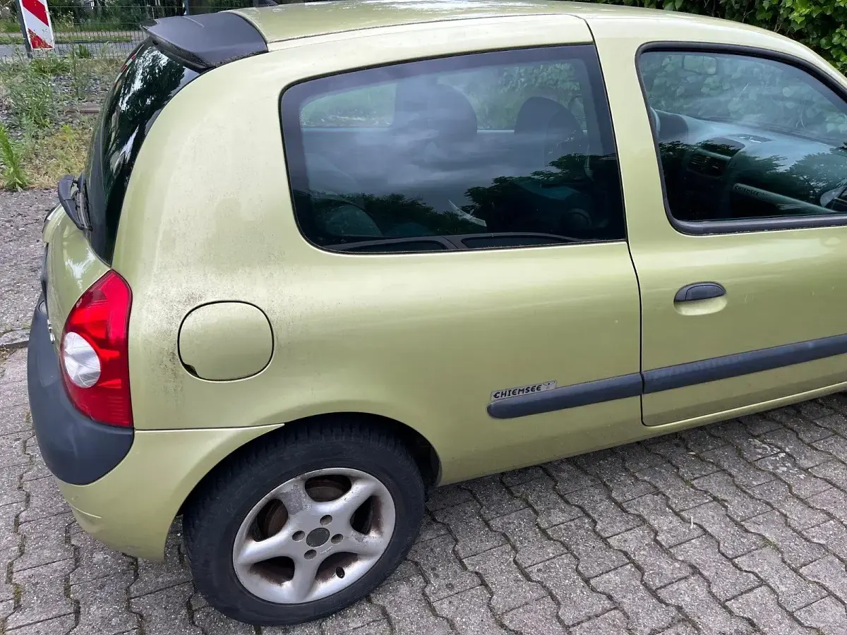 Gebraucht Renault Clio II 75 PS (55 kW) 2003 Grün Kleinwagen