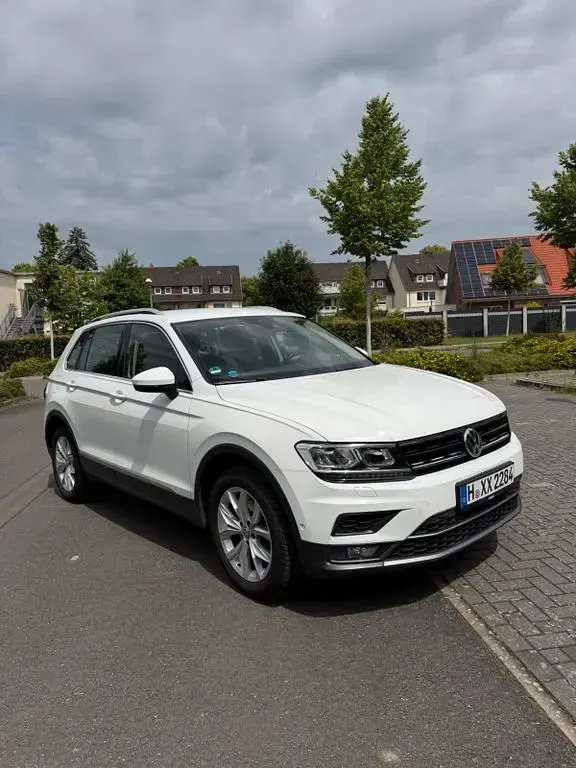 Gebraucht VW Tiguan 150 PS (110 kW) 2018 Weiß SUV