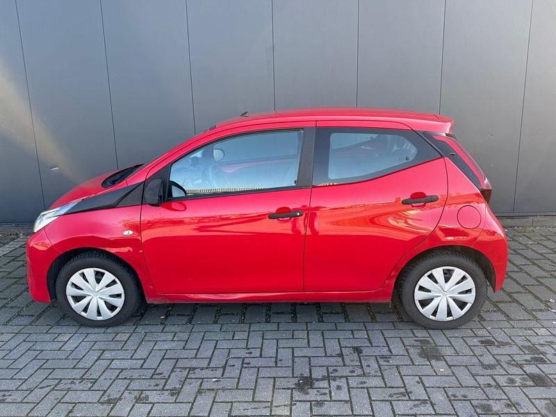 Gebraucht Toyota Aygo 72 PS (52 kW) 2020 Rot Kleinwagen