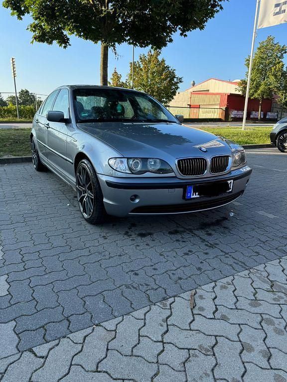 Silber Gebraucht 2004 BMW 320 Limousine | 3.000 € (Superpreis) - Bild 1/4
