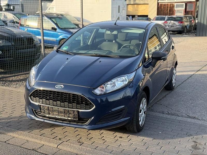 Gebraucht Ford Fiesta Ambiente 60 PS (44 kW) 2016 Blau Limousine