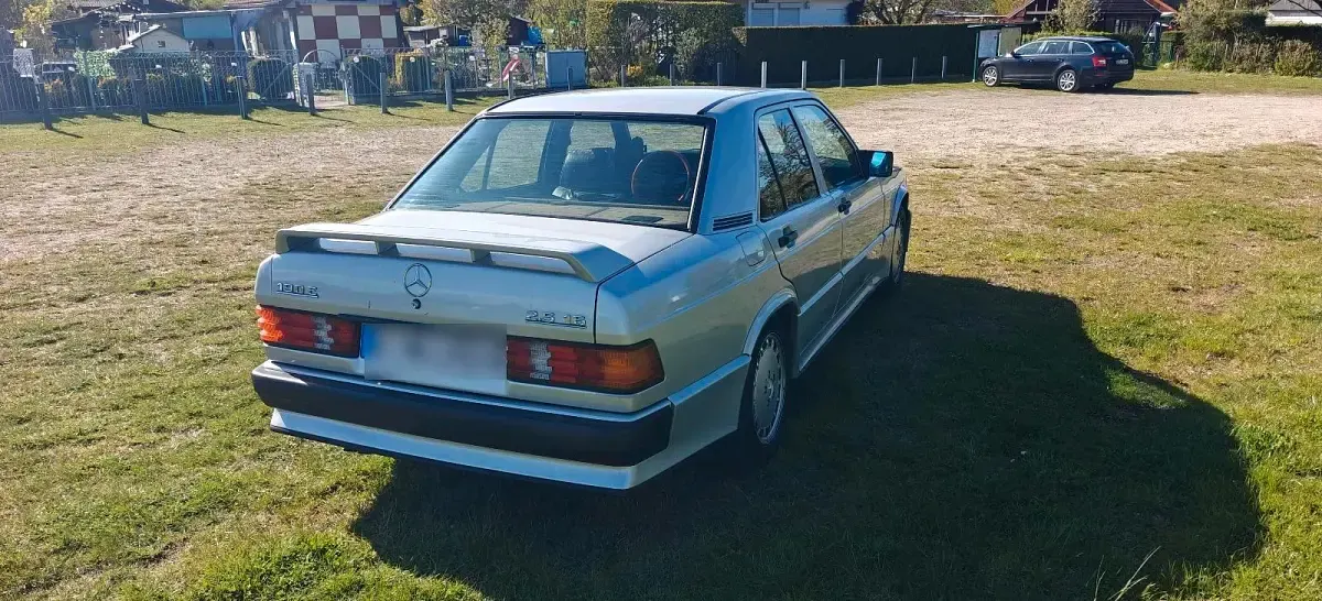 Gebraucht Mercedes 190 192 PS (141 kW) 1989 Silber Limousine