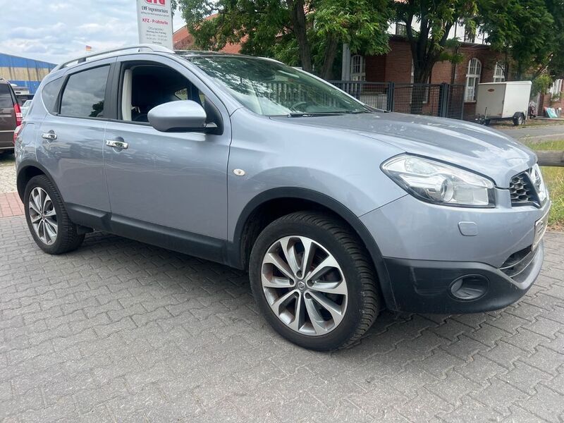 Grau Gebraucht 2011 Nissan Qashqai Tekna SUV | 5.990 € (Guter Preis) - Bild 1/4