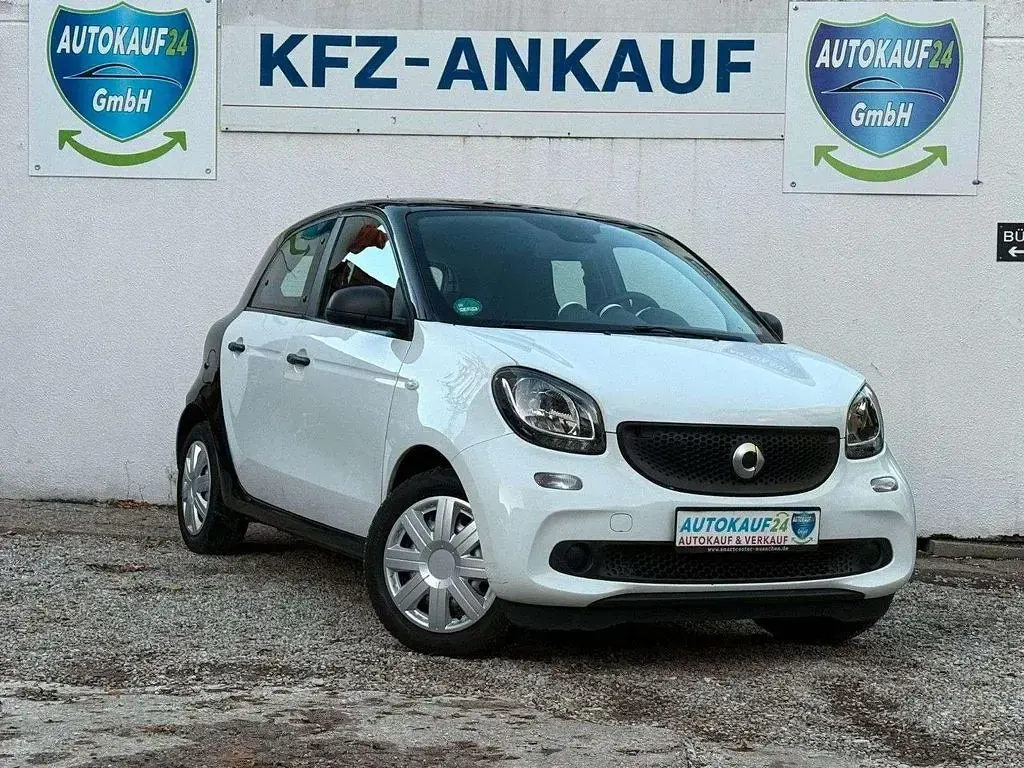 Używany Smart ForFour Basis 71 KM (52 kW) 2019 Biały Hatchback
