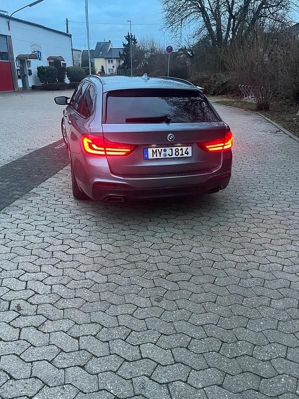 Gebraucht BMW 520 M Sport 190 PS (139 kW) 2017 Grau Kombi
