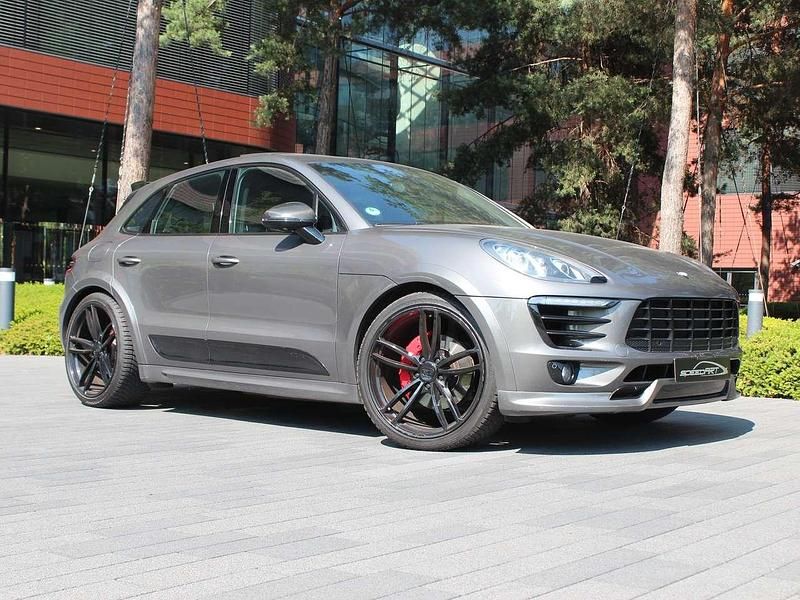 Achatgraumetallic Gebraucht 2015 Porsche Macan SUV | 36.995 € - Bild 1/4