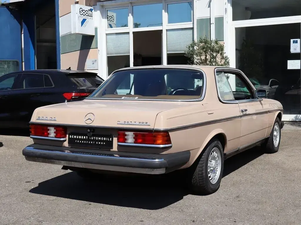 Gebraucht Mercedes 300 125 PS (91 kW) 1983 Beige Coupé