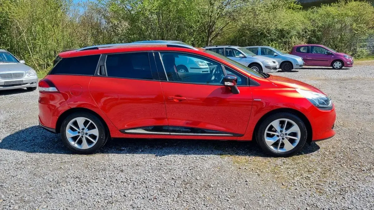 Gebraucht Renault Clio GrandTour LIMITED 118 PS (86 kW) 2016 Rot Kombi