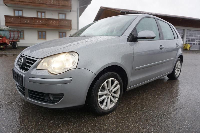 Silber Gebraucht 2009 VW Polo Comfortline Kleinwagen | 2.190 € (Fairer Preis) - Bild 1/4