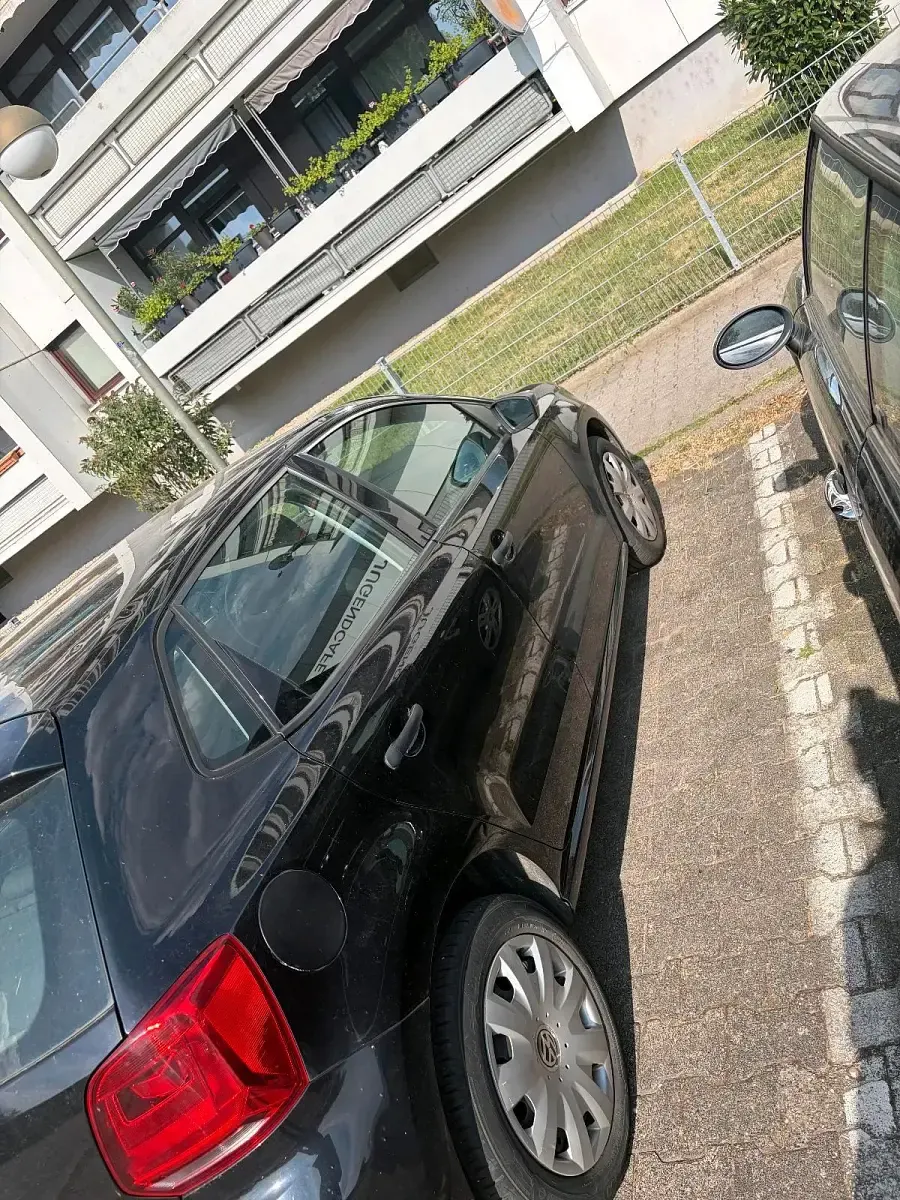 Gebraucht VW Polo 75 PS (55 kW) 2015 Schwarz Kleinwagen