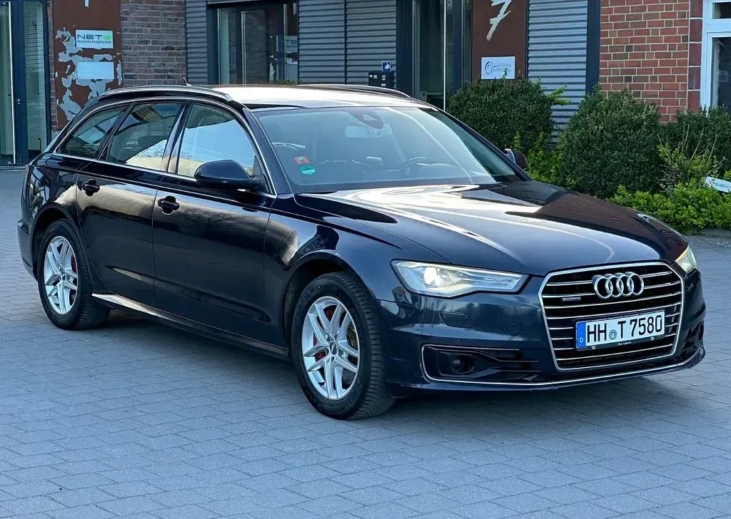 Gebraucht Audi A6 218 PS (160 kW) 2015 Blau Kombi
