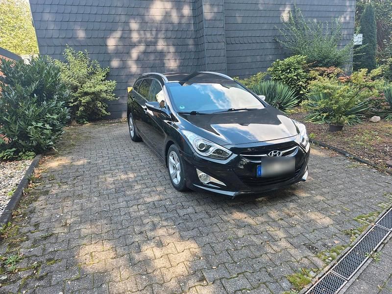 Schwarz Gebraucht 2014 Hyundai i40 Kombi | 5.600 € (Guter Preis) - Bild 1/4