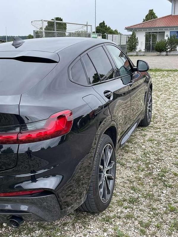 Gebraucht BMW X4 M Sport 190 PS (139 kW) 2020 Schwarz SUV
